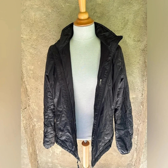 Patagonia woman’s light weight puffer  jacket - Picture 9 of 12